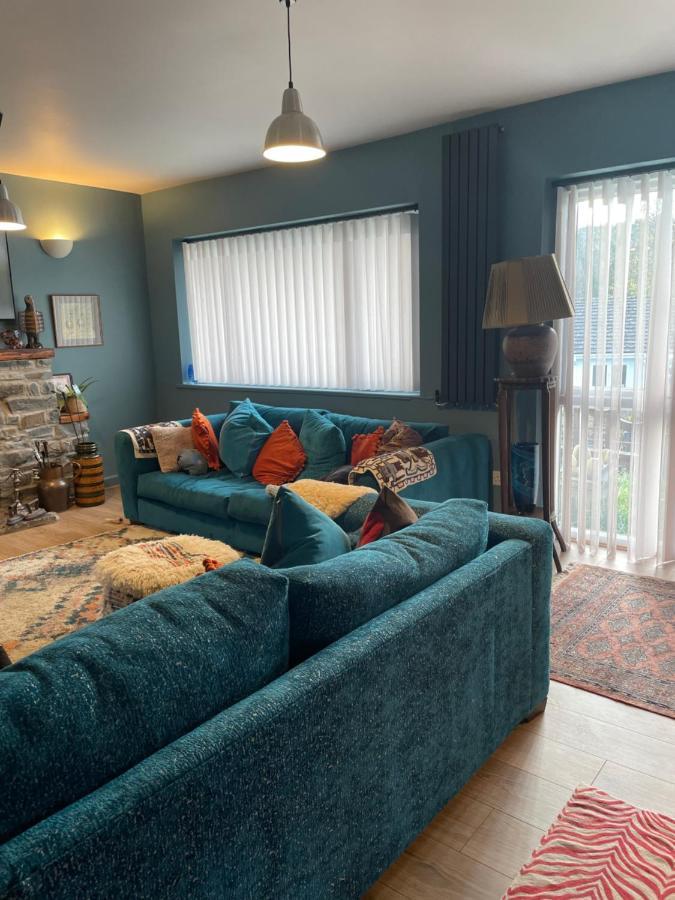 2 Bedroom Near Quiet * New Quay (Ceredigion)