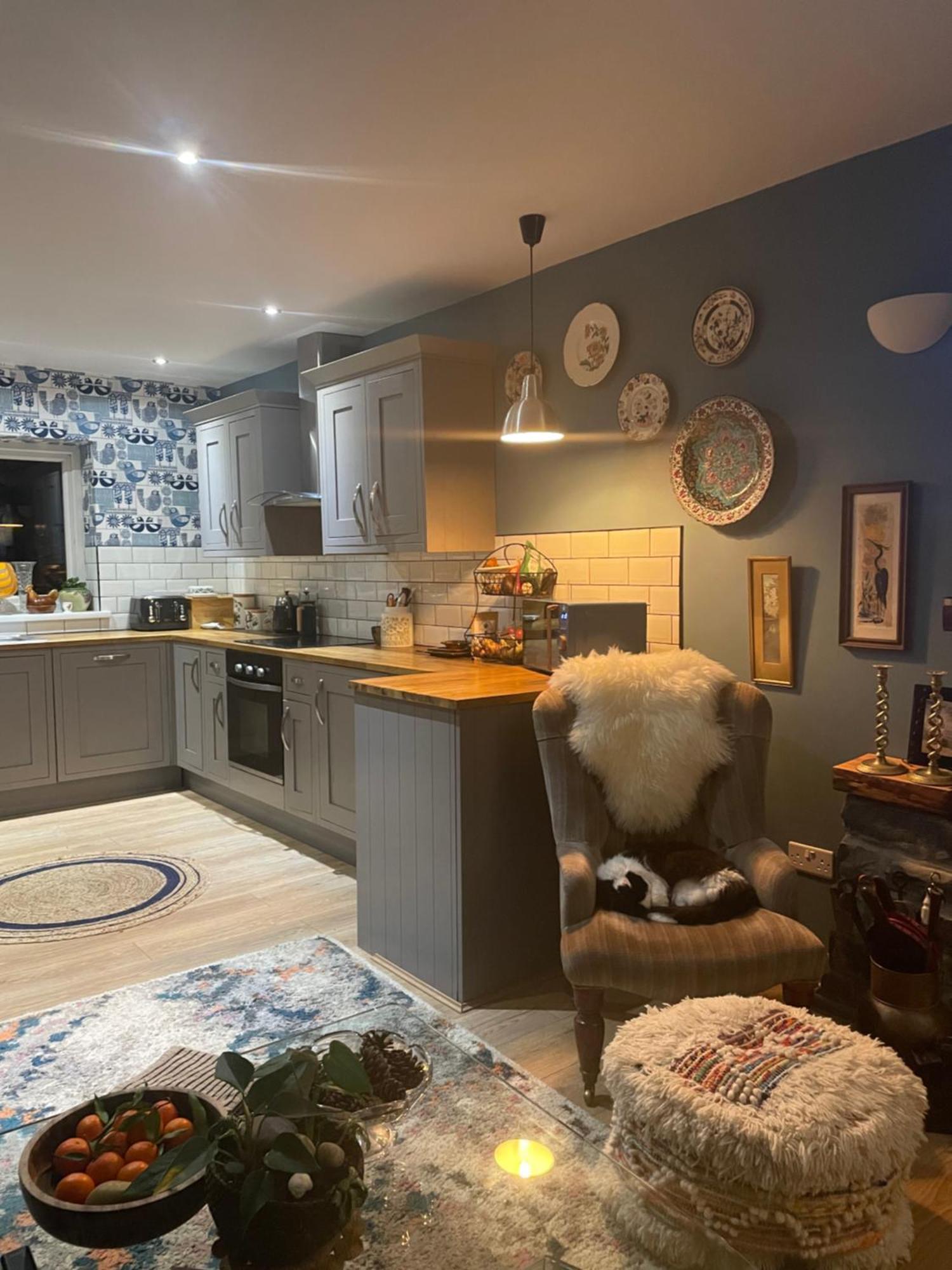 2 Bedroom Near Quiet *